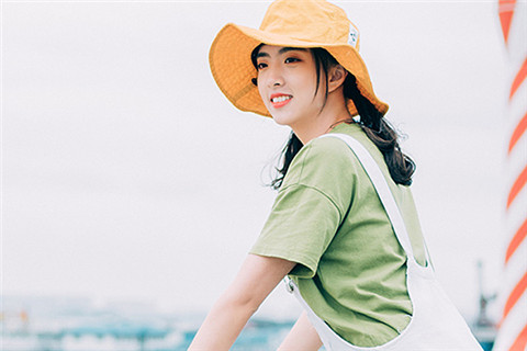 首次加陌生美女微信聊天开场白，如此开场她才更想接话