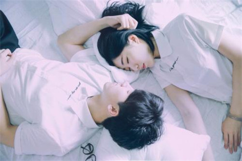三观不合的两个人能在一块吗？