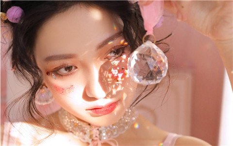 内向的男孩怎么样与女孩聊天，如何才能找话题