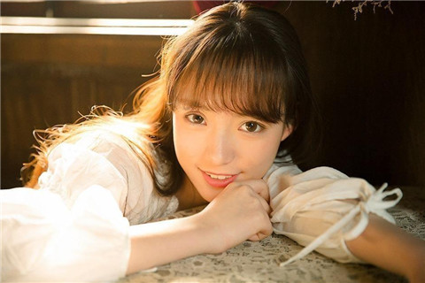 聊天太正经，关系没进展？该如何和女孩暧昧聊天