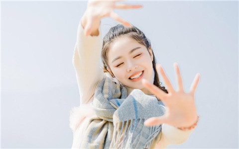 追女孩聊什么？如此聊，三步取得她的心