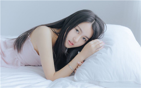 女孩说自己丑，男孩该如何回话？