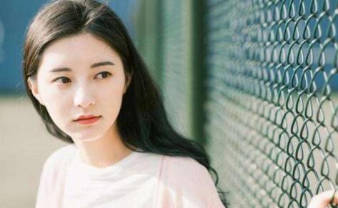 女孩说不舒服巧妙回答，让她听了心里舒服
