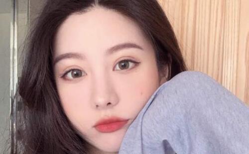 女友吃醋了如何哄？给足安全感让她相信你