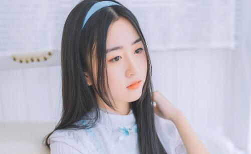 女孩不回微信还要追吗？先确定女孩为何不回复