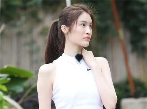 和女孩聊天用的开场白，3个万能的话题套路