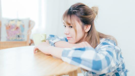 女友心情不好如何哄她高兴？能稳定她情绪的句子