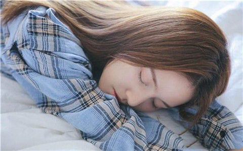 如何和喜欢的女孩聊天，才能迅速拉近距离？
