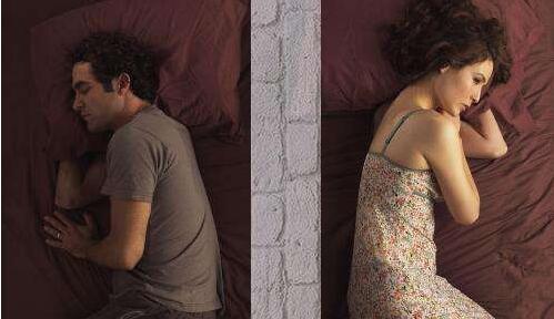 夫妻分房睡是两种原因(年轻夫妻),一是感情有问题了,二是性生活不和谐