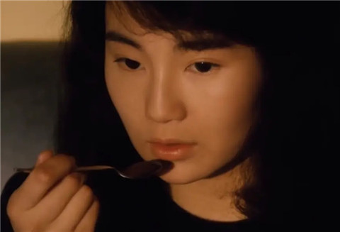 分手后让对方心痛的话男生看了沉默女生看了流泪