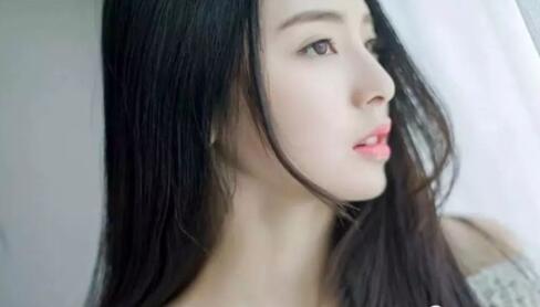 女生假拒绝男的表现，不要误以为她是真拒绝你