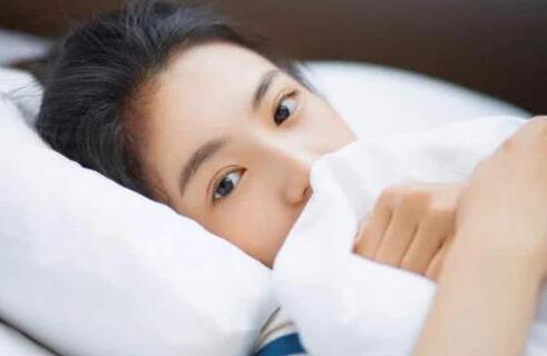 女孩说刚起床如何回答能撩她？让关系进一步