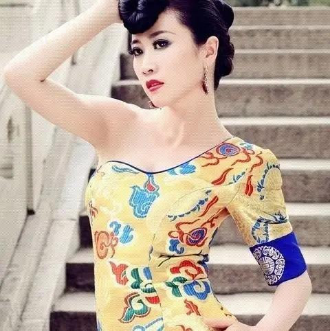 一,亿万富翁芙蓉姐姐