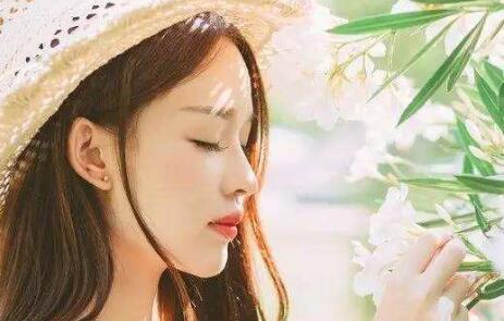 女生主动叫你亲爱的有什么意思？是否喜欢