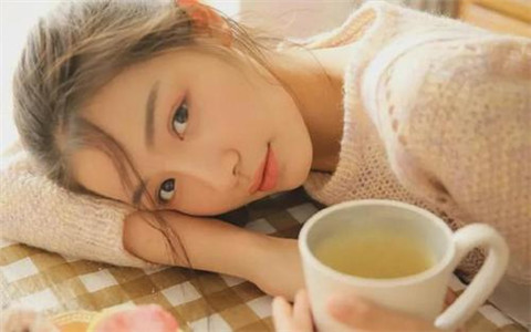 怎么样和女孩聊天不尬聊？离得远远的尬聊的4个方法