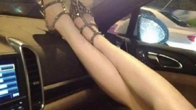 捞女：“年入百万的男性不配跟我谈恋爱，更不配有后代！”