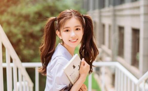 女孩说早安如何幽默回复，一句话助你把她逗笑