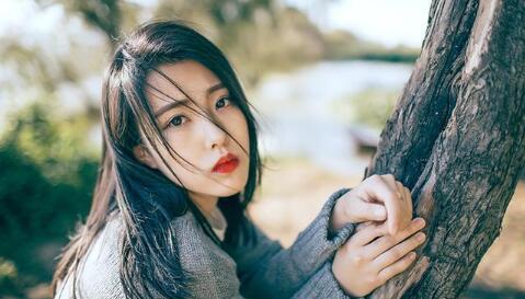 女孩发冷暖自知暗示的意思是？
