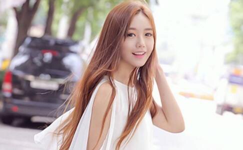 写给异地恋女朋友的情书100字，感动到哭