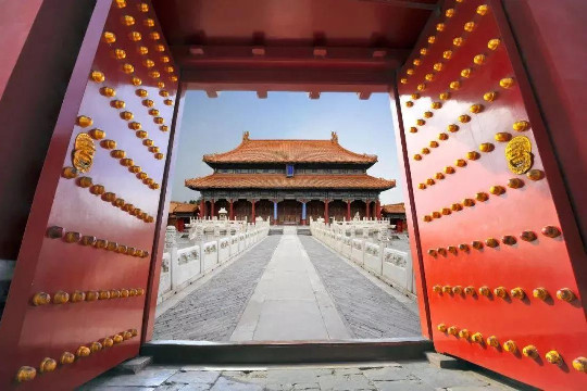 在帝都,只有假名媛和打工仔才会在乎你有没钱?丨全国约会指南
