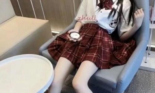 女生给我发她大腿照片的意思是？暗示了什么