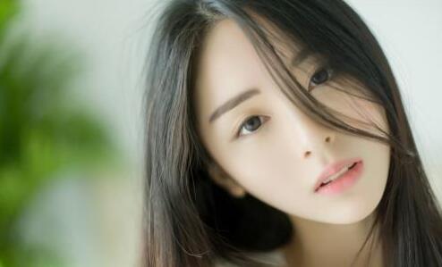 和女孩告白后还能继续正常聊天，是否意味着有戏