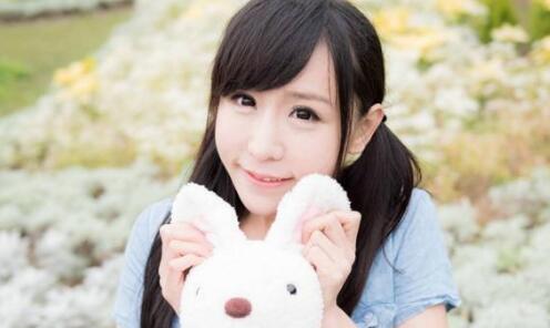 给女孩告白失败见面尴尬如何解决？怎么样缓解尴尬