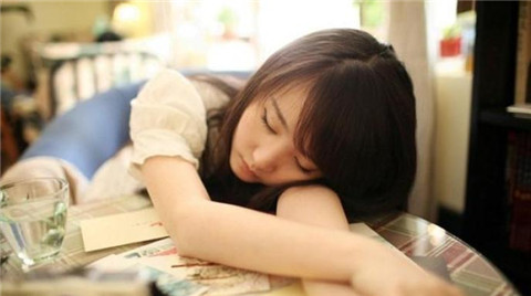 女孩发个囧的意思是？不必过分解析
