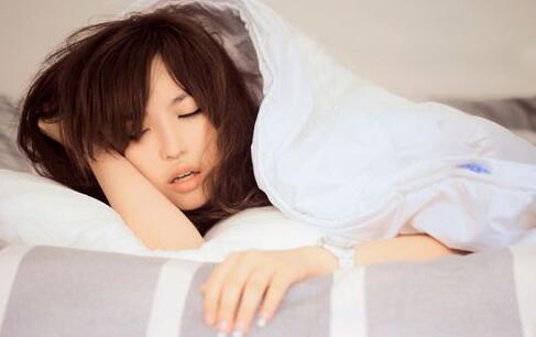 女孩说感冒了如何回答比较暖心？