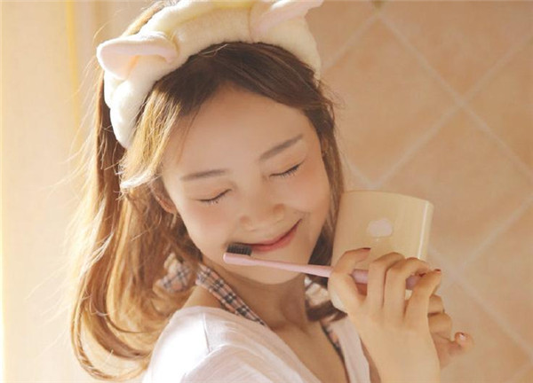 加女孩微信后如何开场能给他们留下好印象？