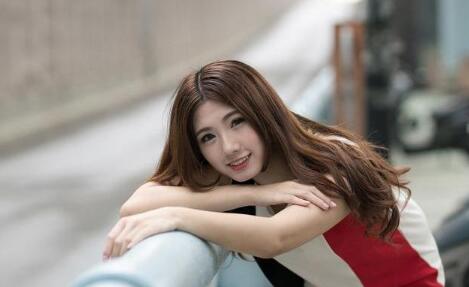 女孩默认你追她的表现，有这类表现证明追求有戏