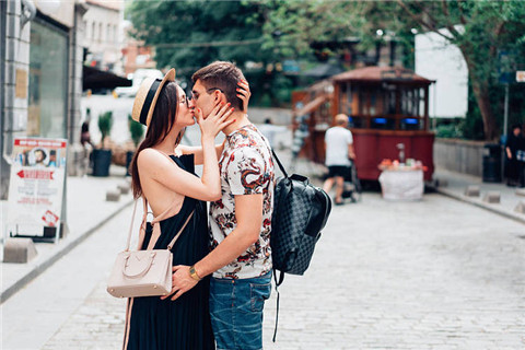 情话最暖心短句!10句怦然心动的情话分享给你!-反馈吧