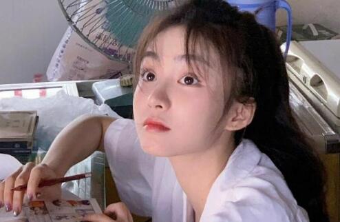 和一个女孩聊天总是嗯嗯是否敷衍？该如何解决