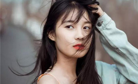首次和女孩网上聊天的开场白如何说？
