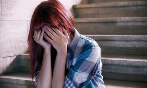 梦见自己喜欢的女孩子哭了,情感深处的梦境解析 梦见自己喜欢的女孩子哭了,情感深处的梦境解析