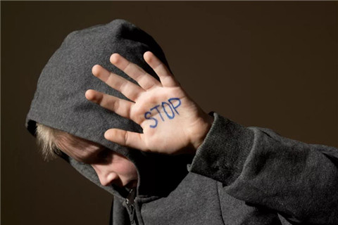 为何聊天一直一句把天聊死？是由于你忽视了这3件事！