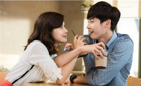 女生介意姐弟恋应该怎么回答