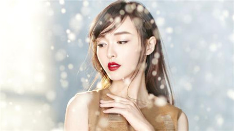 女孩问在做什么呢如何撩她？