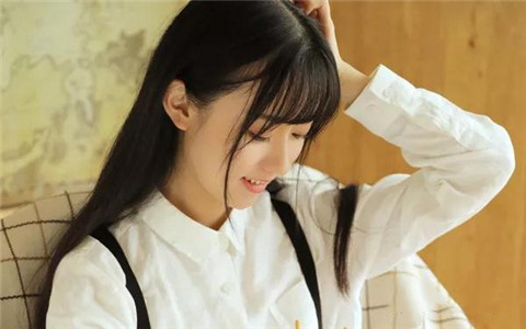 女孩主动加男孩微信的意思是？女孩主动加男孩的心理