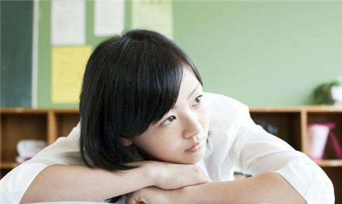 约女孩出去她没赞同也没拒绝，该如何解决？