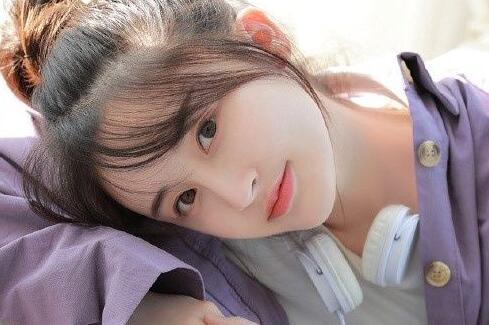 女孩说你在做什么的意思是？该如何回答