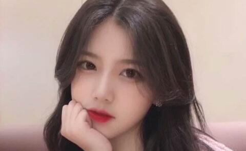 追女孩到底该主动还是靠吸引？遇见喜欢的女孩需不需要追