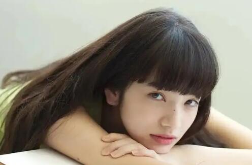 如何判断女孩想不想和你聊天？从三个方面判断