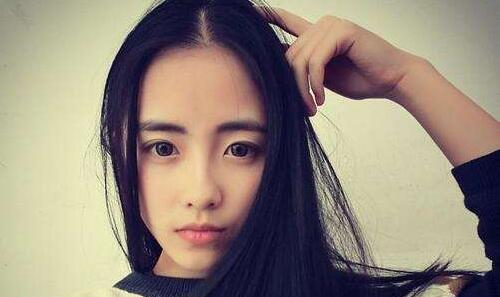 女孩约的出来，会收礼物，但不确定关系的意思是？