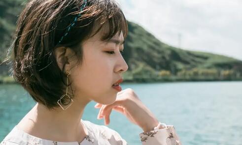 和女孩相亲见面后如何聊天找话题？