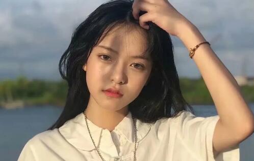 为何男的都爱年轻小女孩？姐姐不香吗