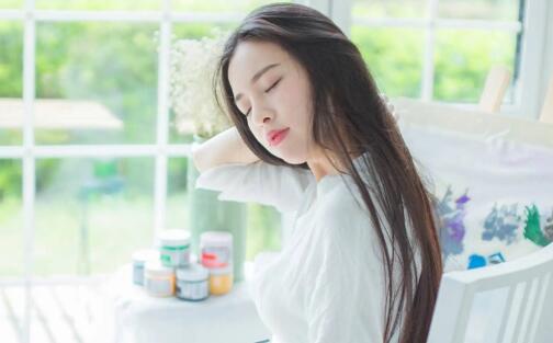 女友常常生气拉黑我，有点累了如何解决？