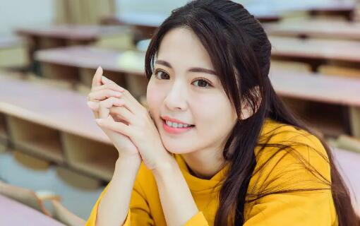 怎么样让女孩倒追自己？不要太把女孩放在心上