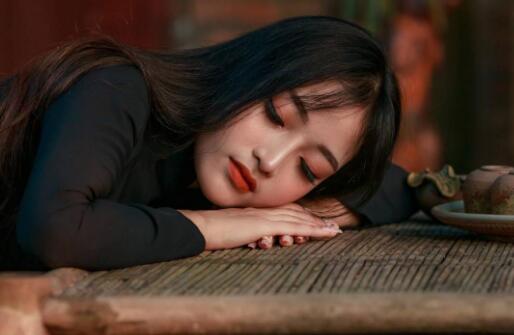 女孩说宁缺毋滥的意思是？你知不知道