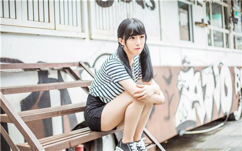 女孩说嗯如何回，女孩发嗯嗯如何幽默回复